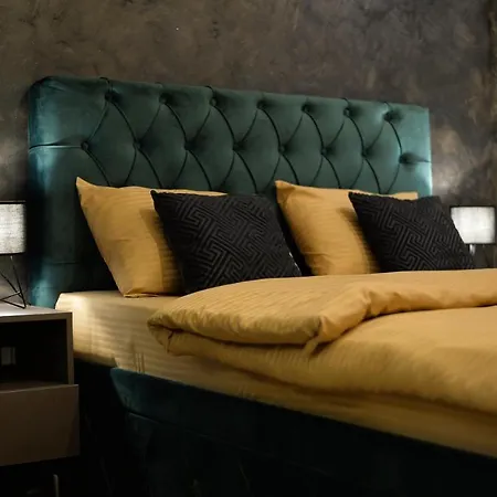 Nia Lux * Belgrade